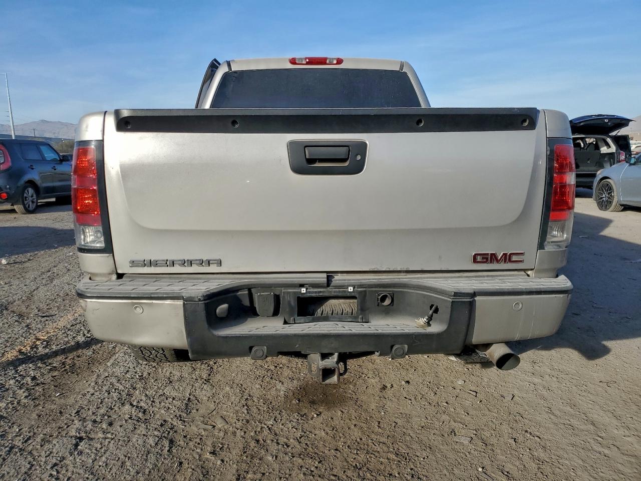 2008 GMC NEW SIERRA K1500 DENALI photo 6
