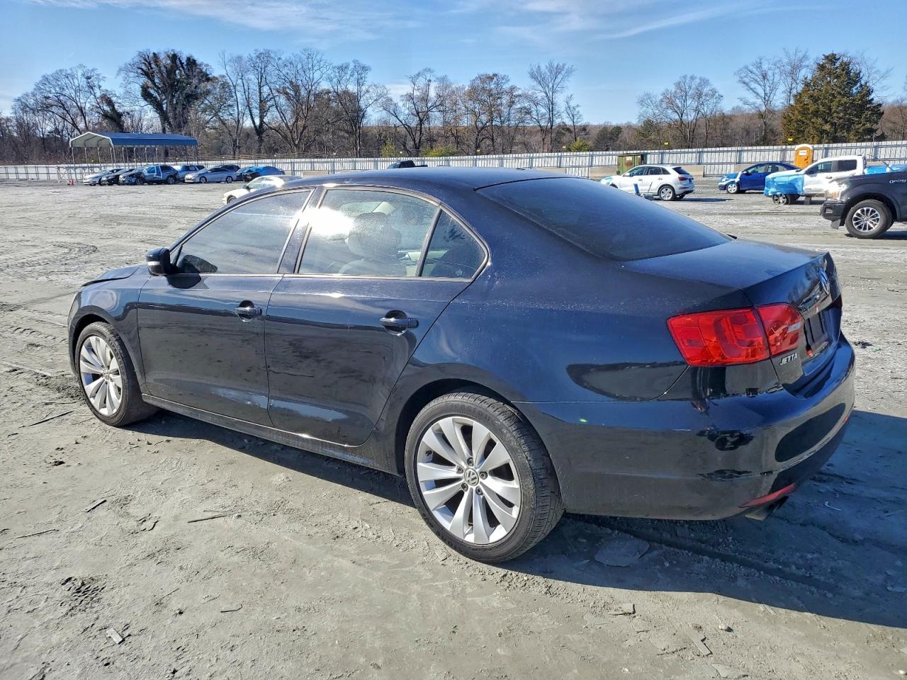 2012 VOLKSWAGEN JETTA SE photo 3