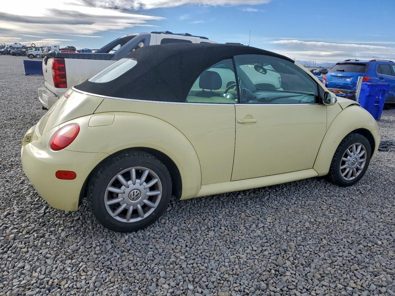2004 VOLKSWAGEN NEW BEETLE GLS photo 5