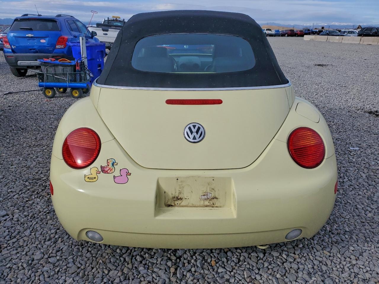2004 VOLKSWAGEN NEW BEETLE GLS photo 11