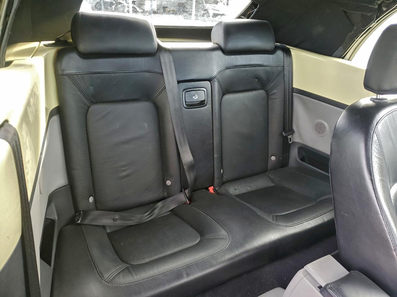 2004 VOLKSWAGEN NEW BEETLE GLS photo 19