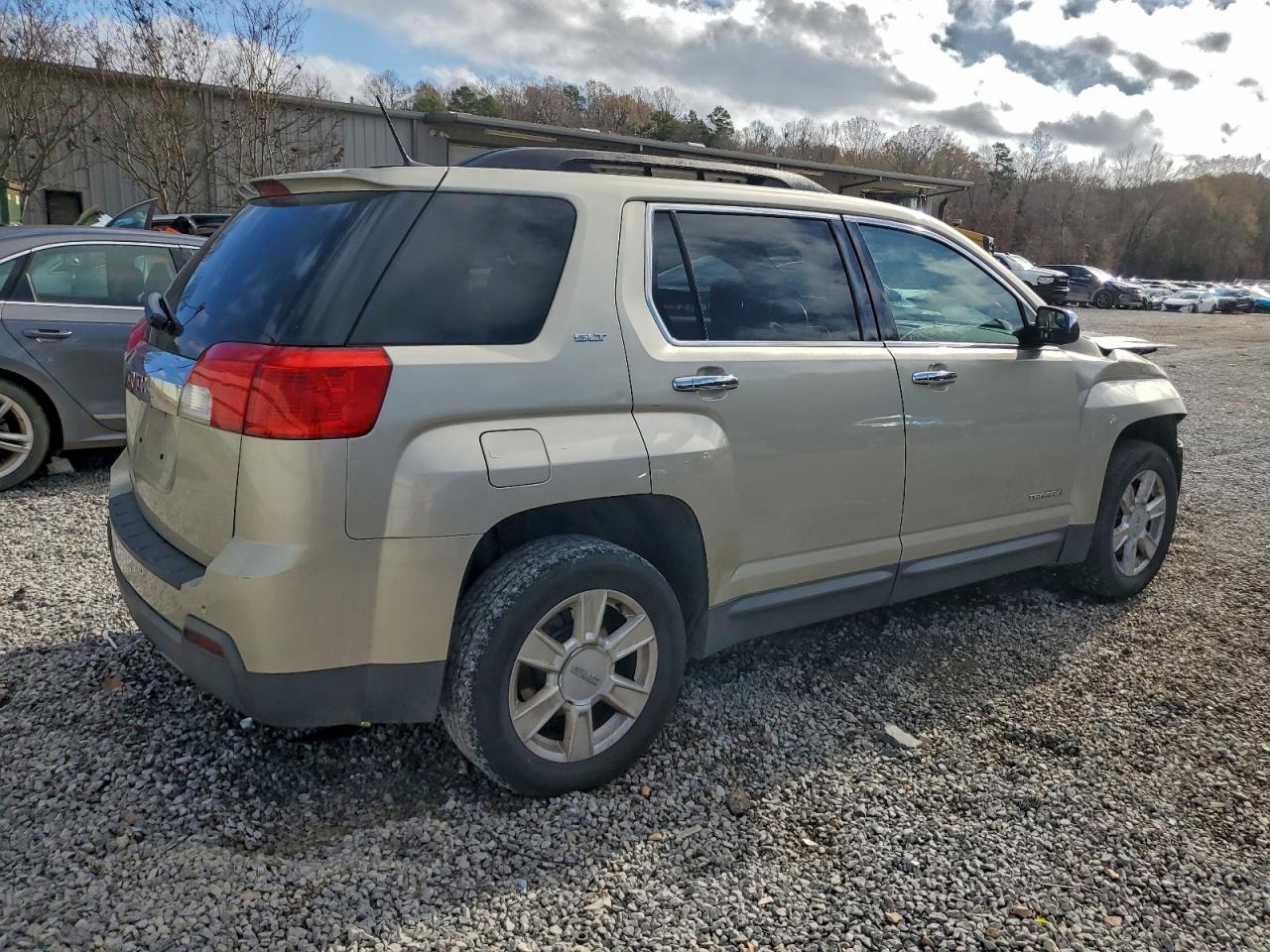 2013 GMC TERRAIN SLT photo 3