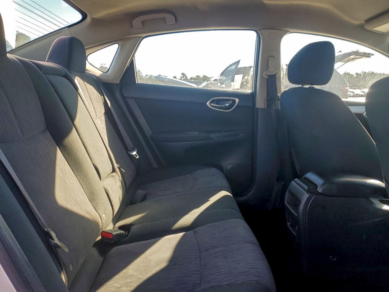 2015 NISSAN SENTRA S photo 10