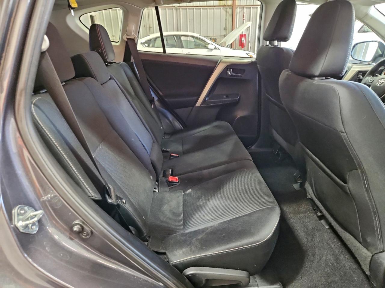 2014 TOYOTA RAV4 XLE photo 11