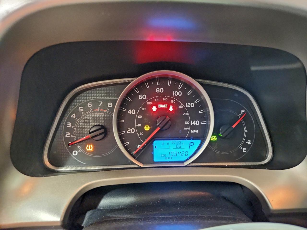 2014 TOYOTA RAV4 XLE photo 9