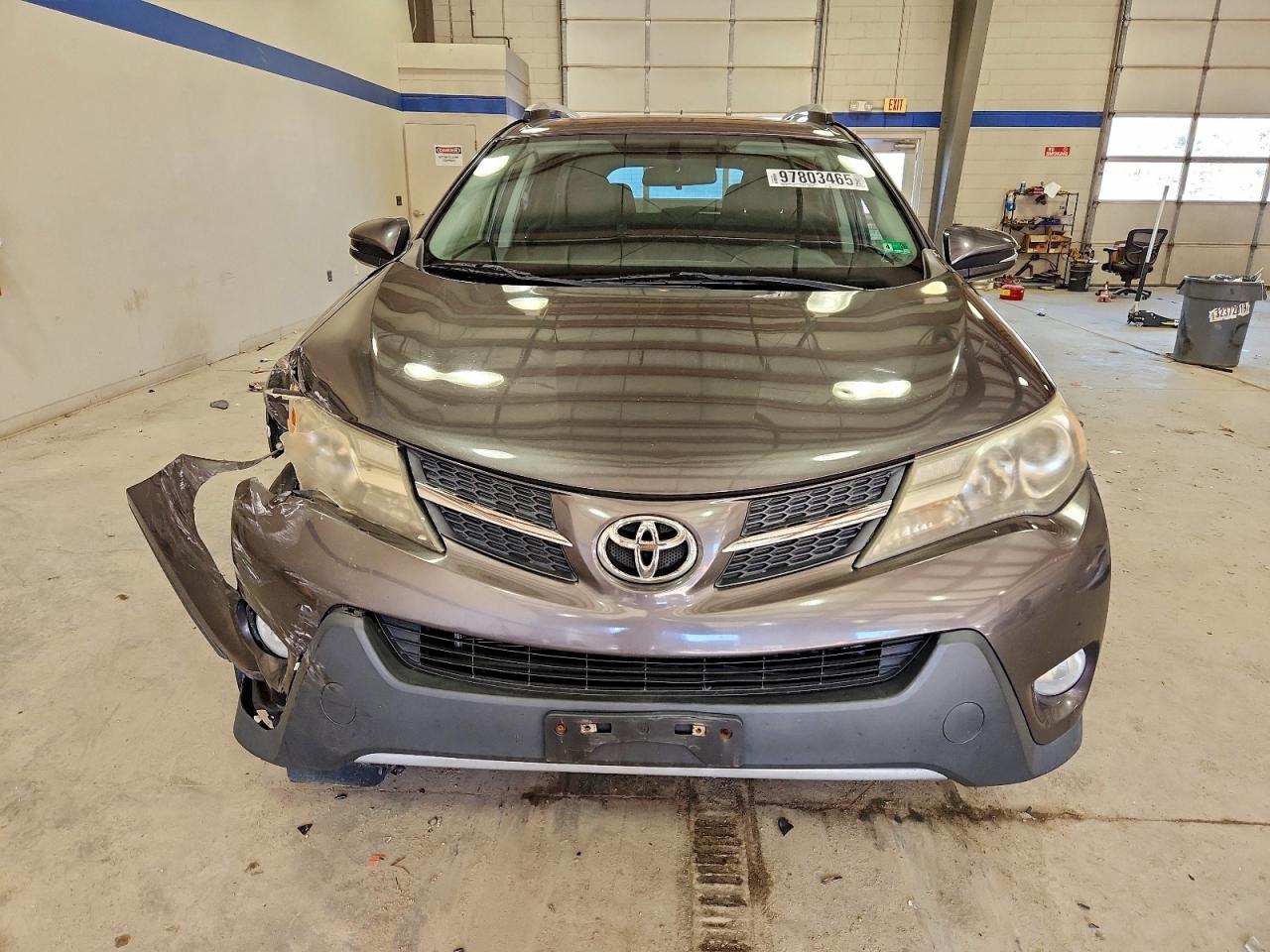 2014 TOYOTA RAV4 XLE photo 5
