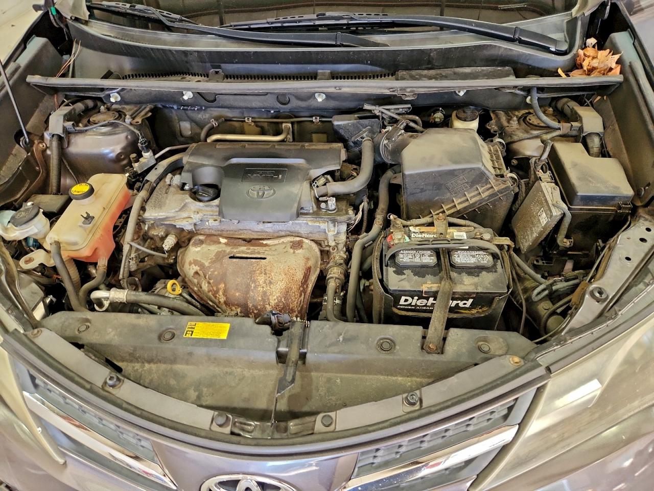 2014 TOYOTA RAV4 XLE photo 12