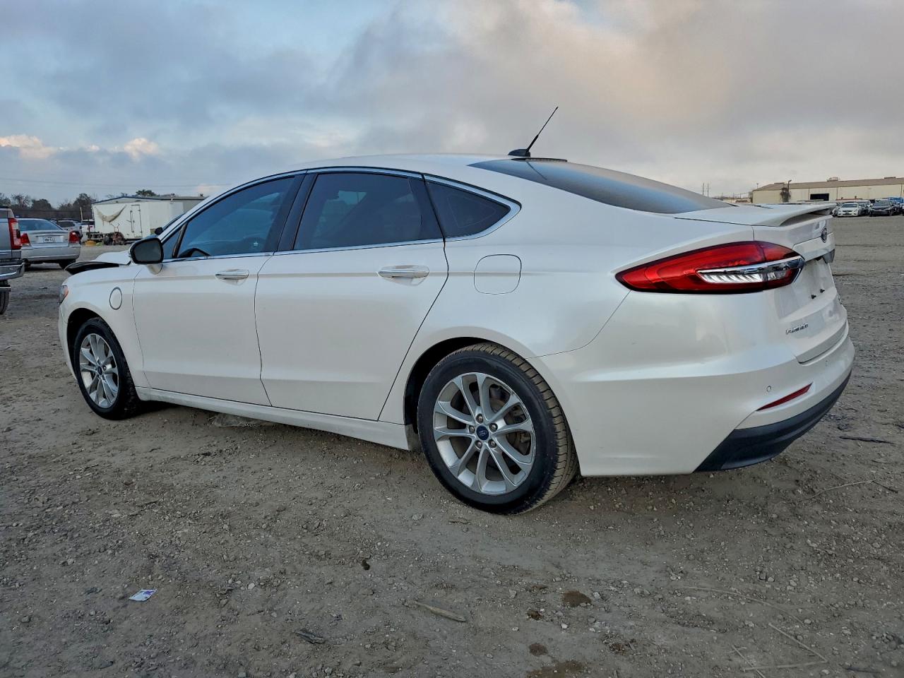 2020 FORD FUSION TITANIUM photo 2