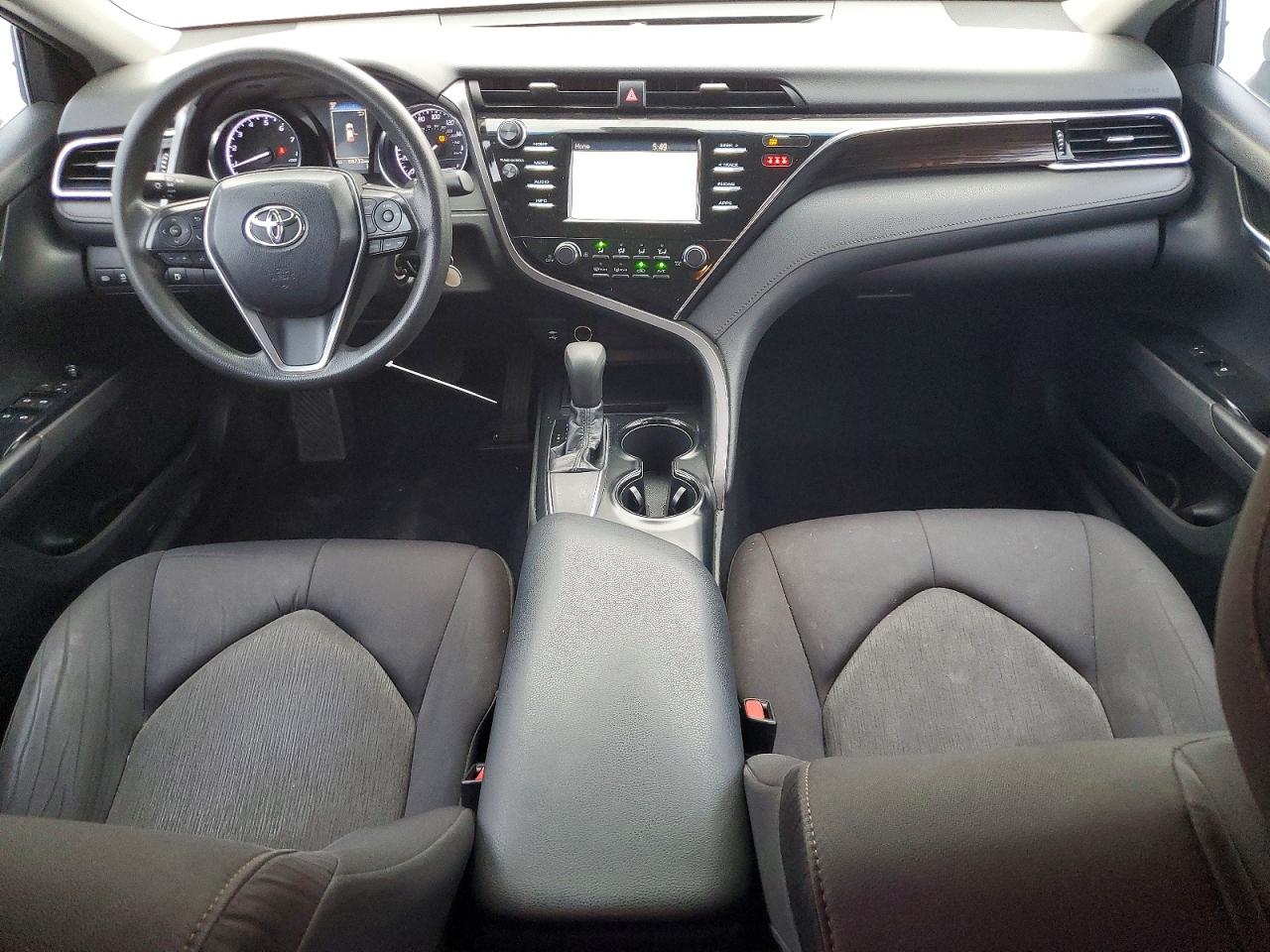 2018 TOYOTA CAMRY L photo 15