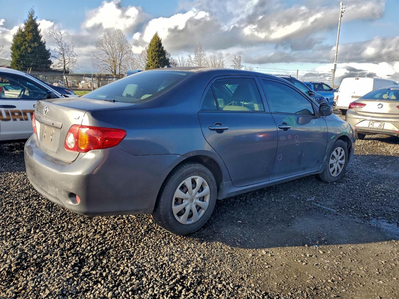 2010 TOYOTA COROLLA BASE photo 3