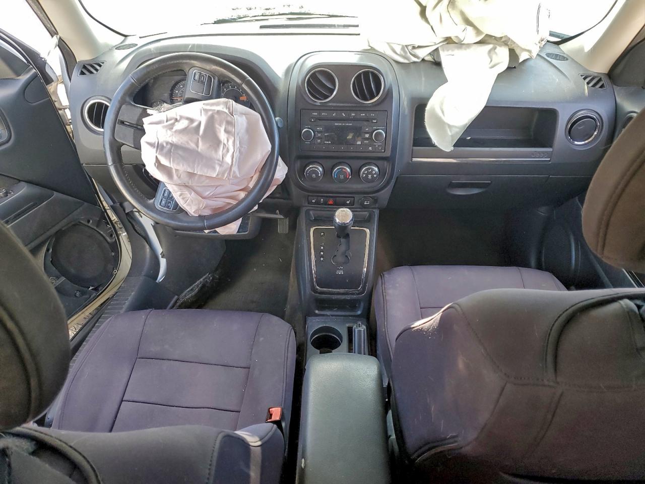 2017 JEEP PATRIOT LATITUDE photo 8