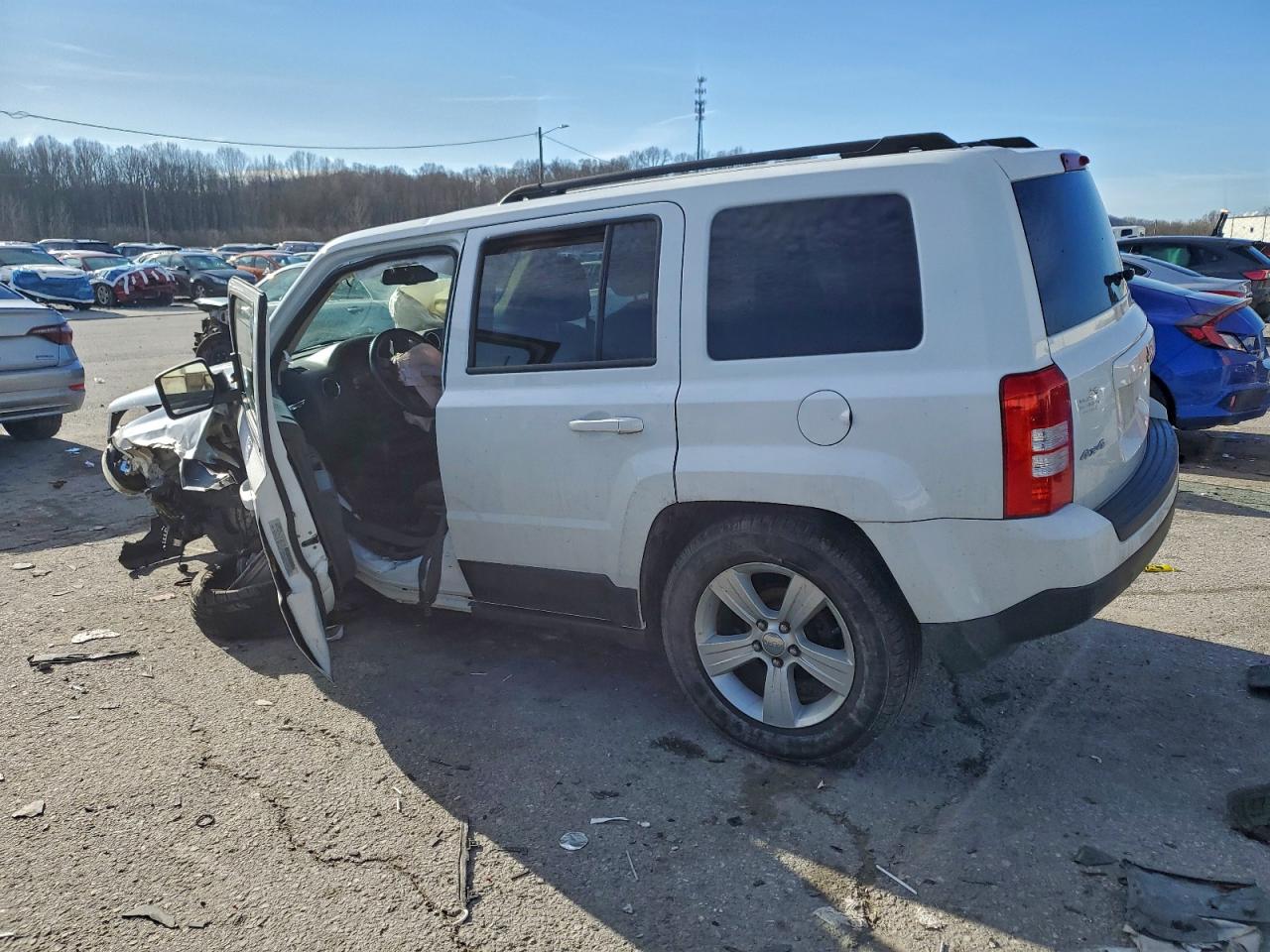 2017 JEEP PATRIOT LATITUDE photo 2