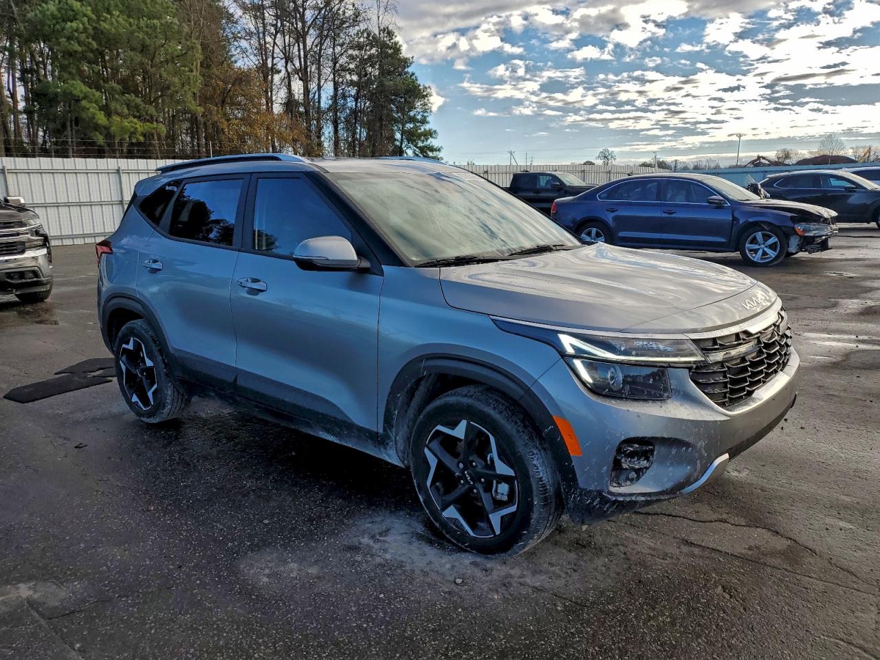 2025 KIA SELTOS S photo 4