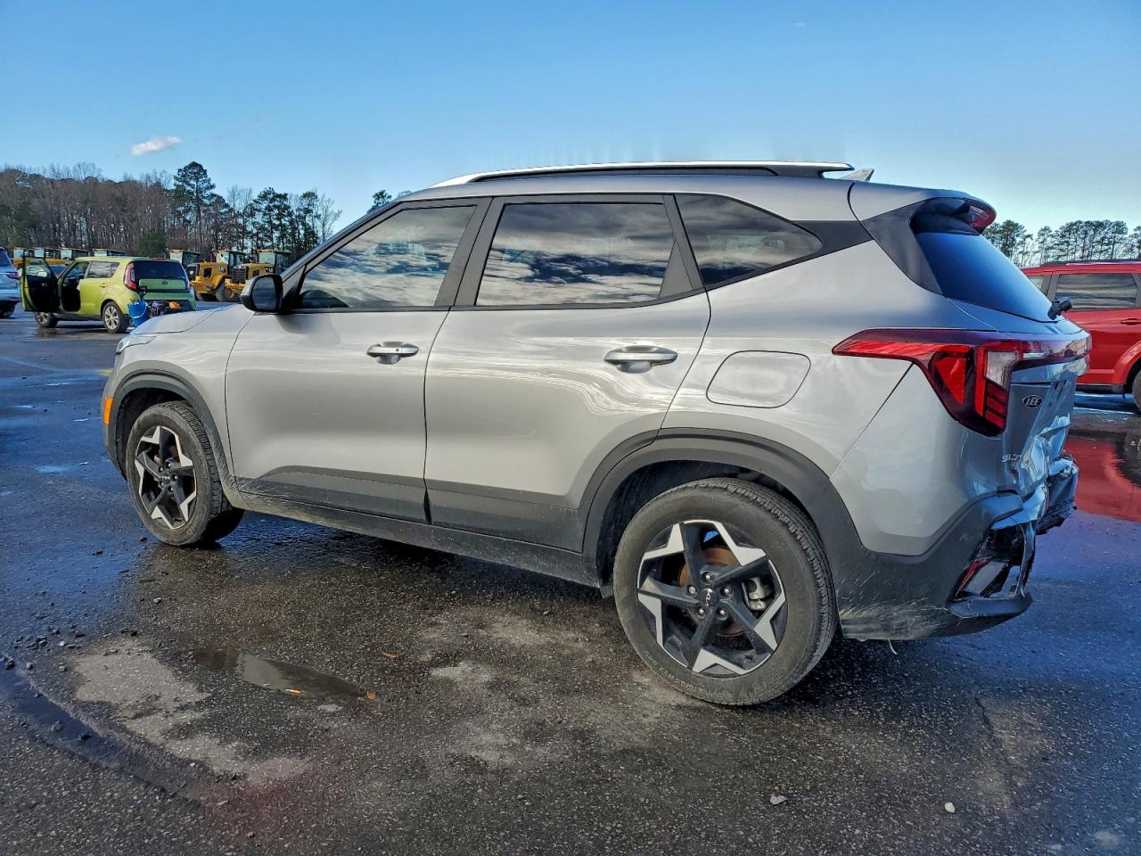 2025 KIA SELTOS S photo 2