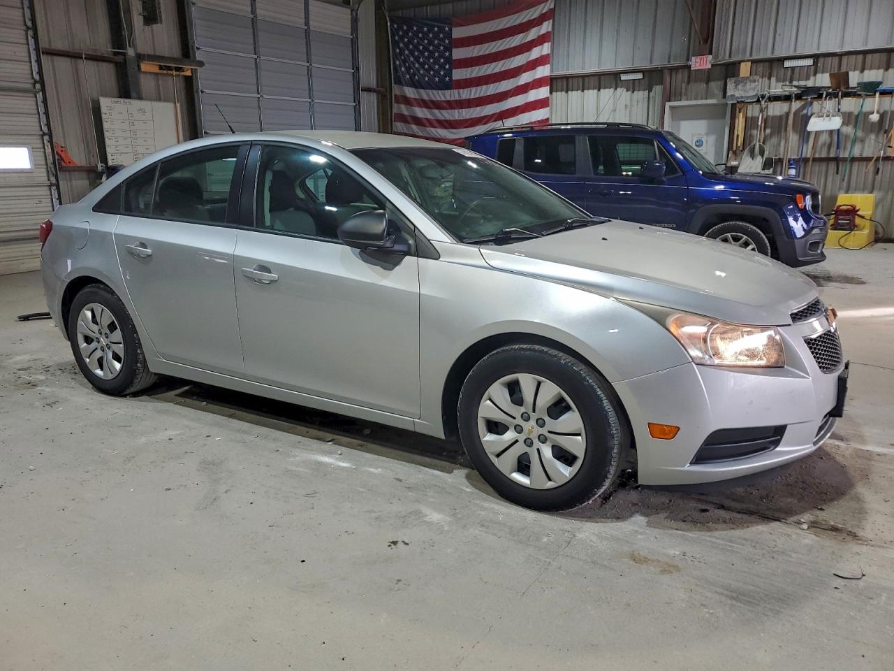2013 CHEVROLET CRUZE LS photo 4