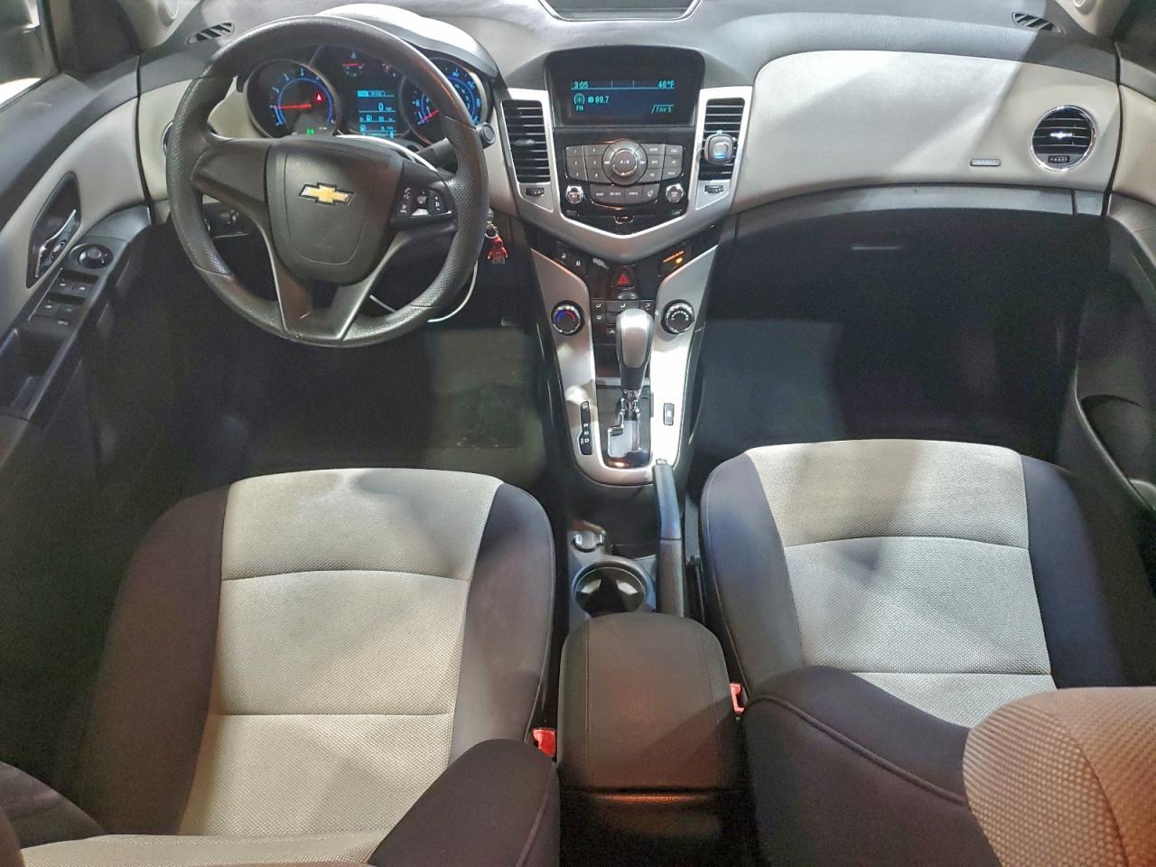 2013 CHEVROLET CRUZE LS photo 8