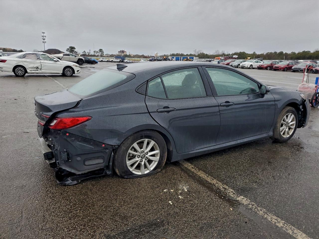 2025 TOYOTA CAMRY XSE photo 3