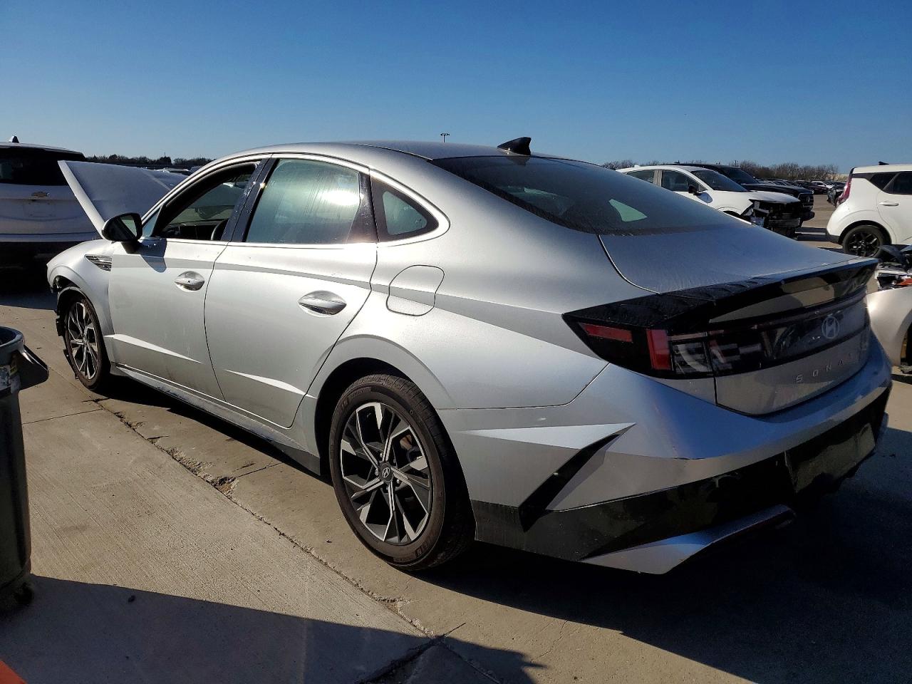 2024 HYUNDAI SONATA SEL photo 2