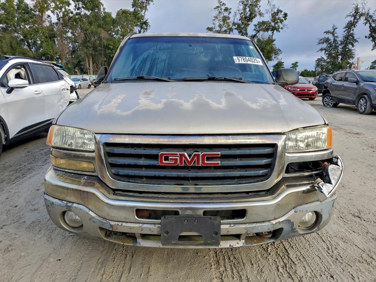 2004 GMC NEW SIERRA C1500 photo 9