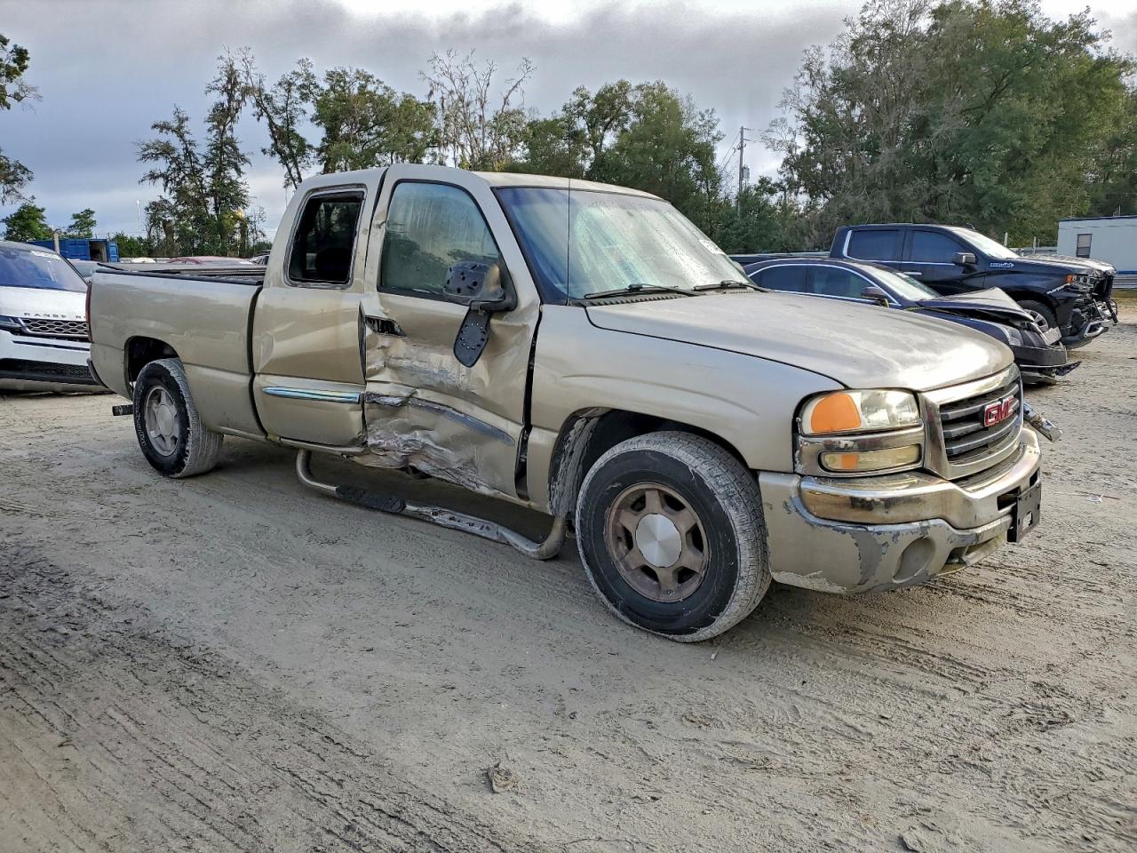 2004 GMC NEW SIERRA C1500 photo 7