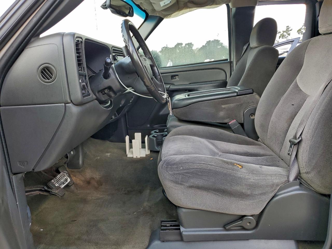 2004 GMC NEW SIERRA C1500 photo 13