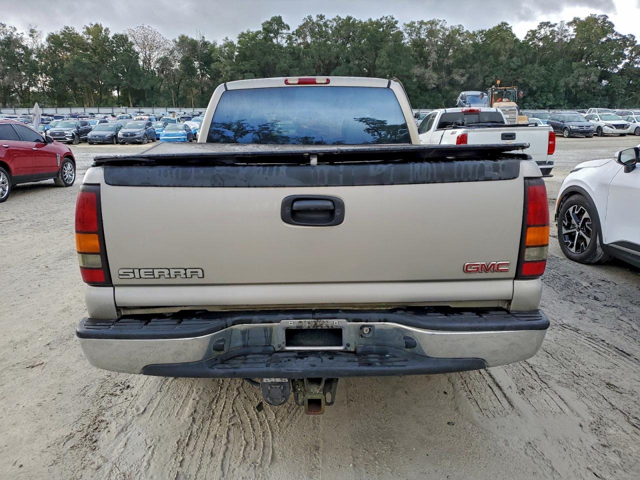2004 GMC NEW SIERRA C1500 photo 11