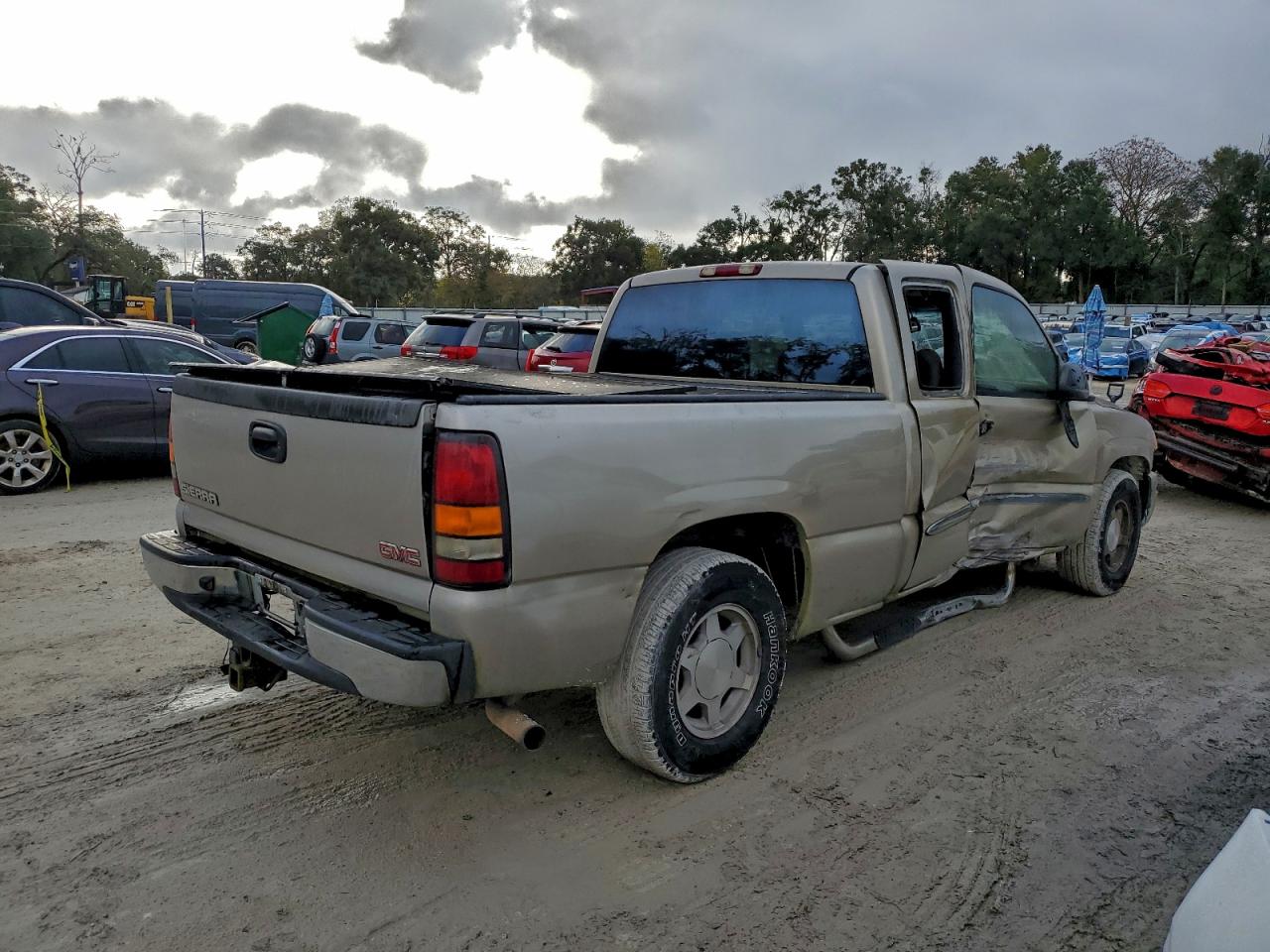 2004 GMC NEW SIERRA C1500 photo 5