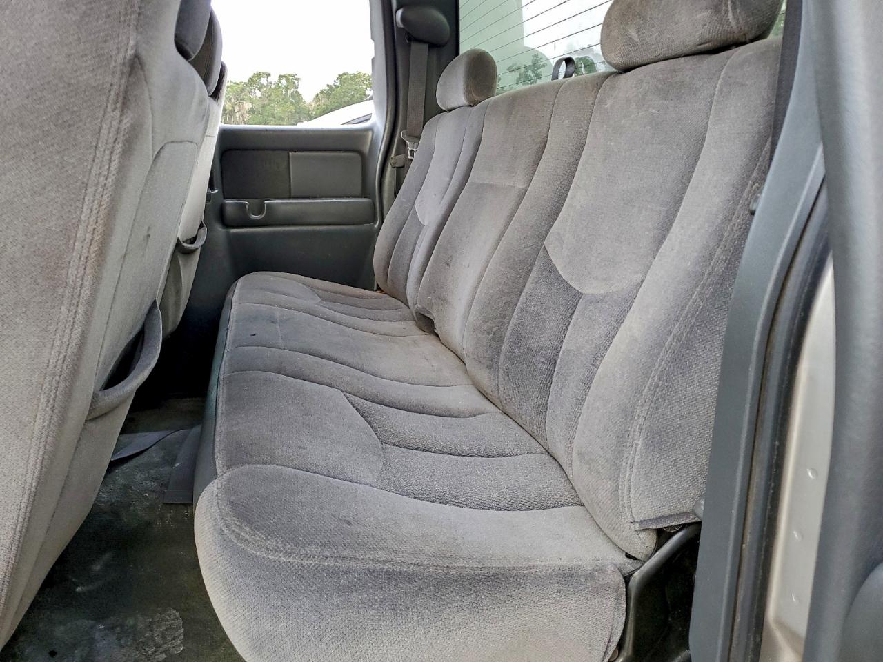 2004 GMC NEW SIERRA C1500 photo 19