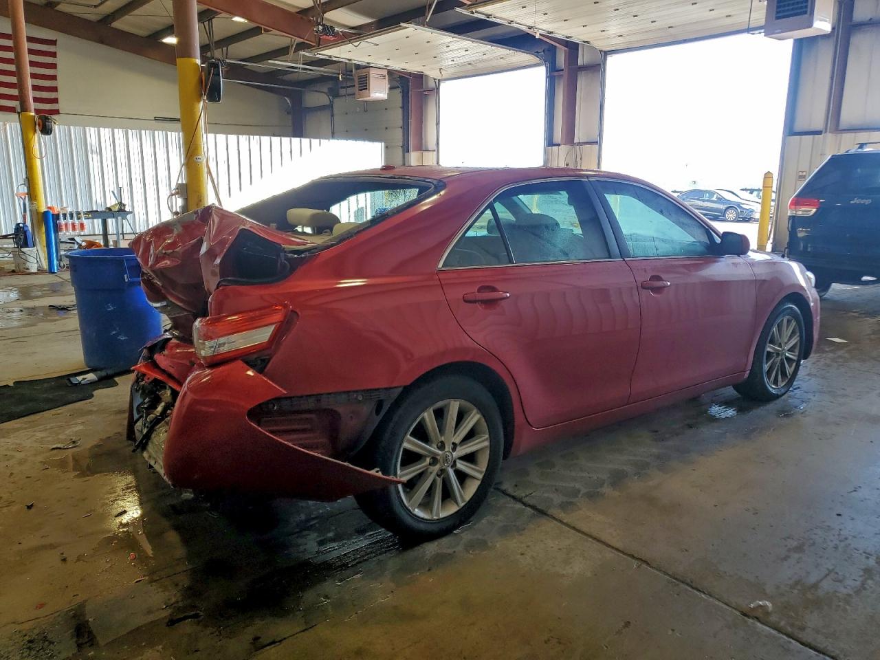 2011 TOYOTA CAMRY LE photo 3