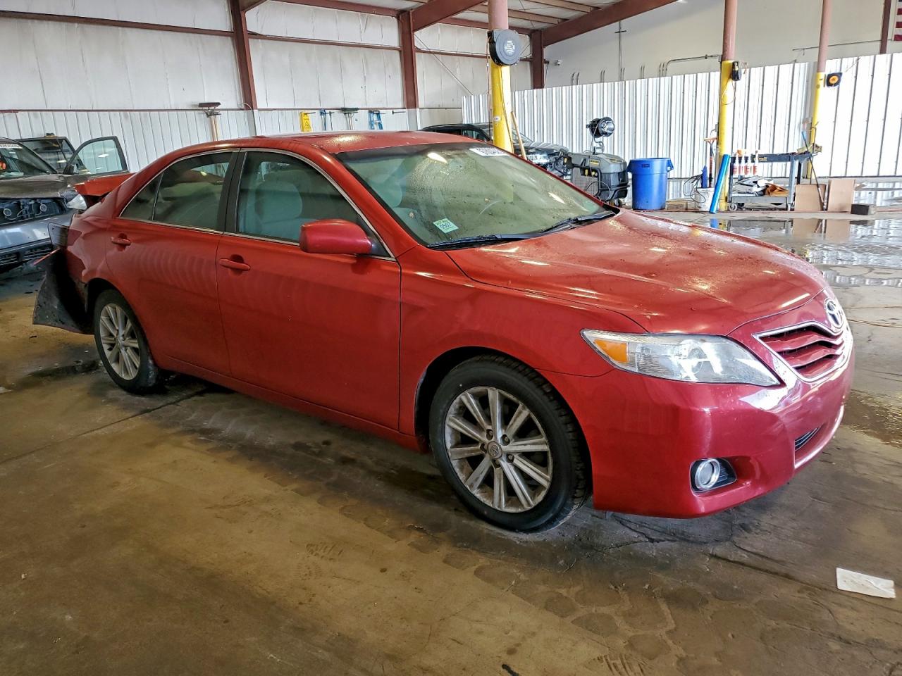 2011 TOYOTA CAMRY LE photo 4