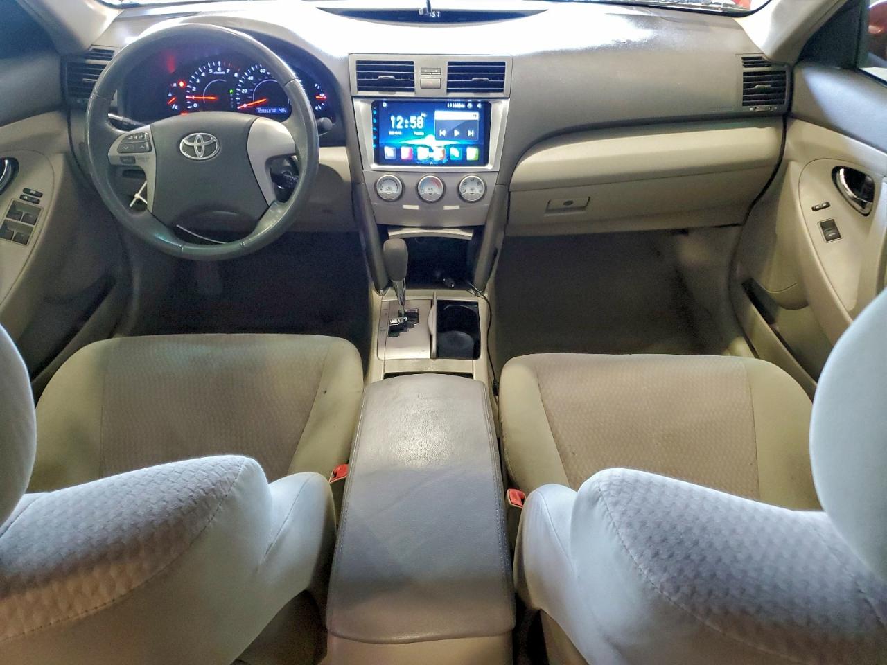2011 TOYOTA CAMRY LE photo 8