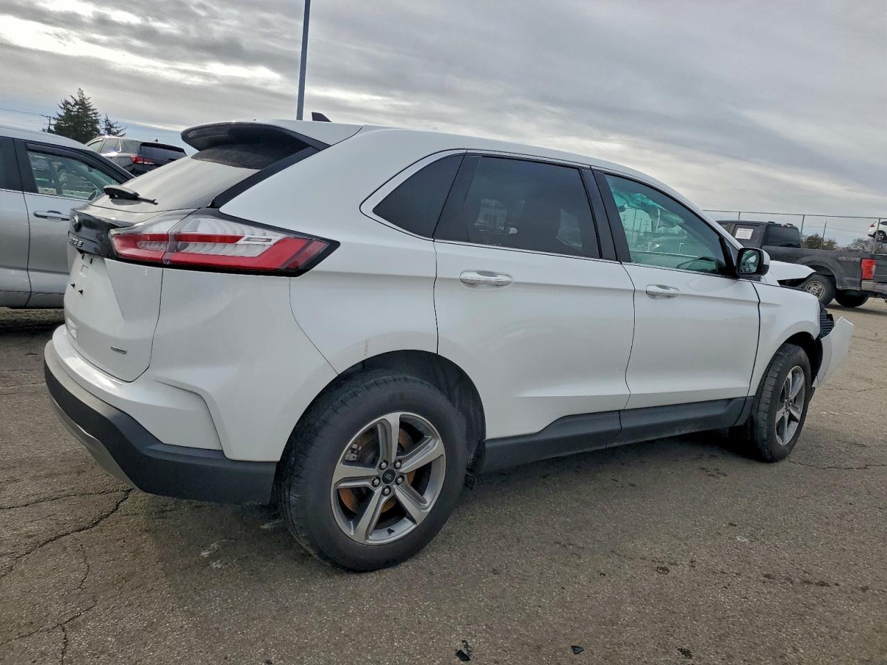 2024 FORD EDGE SEL photo 3