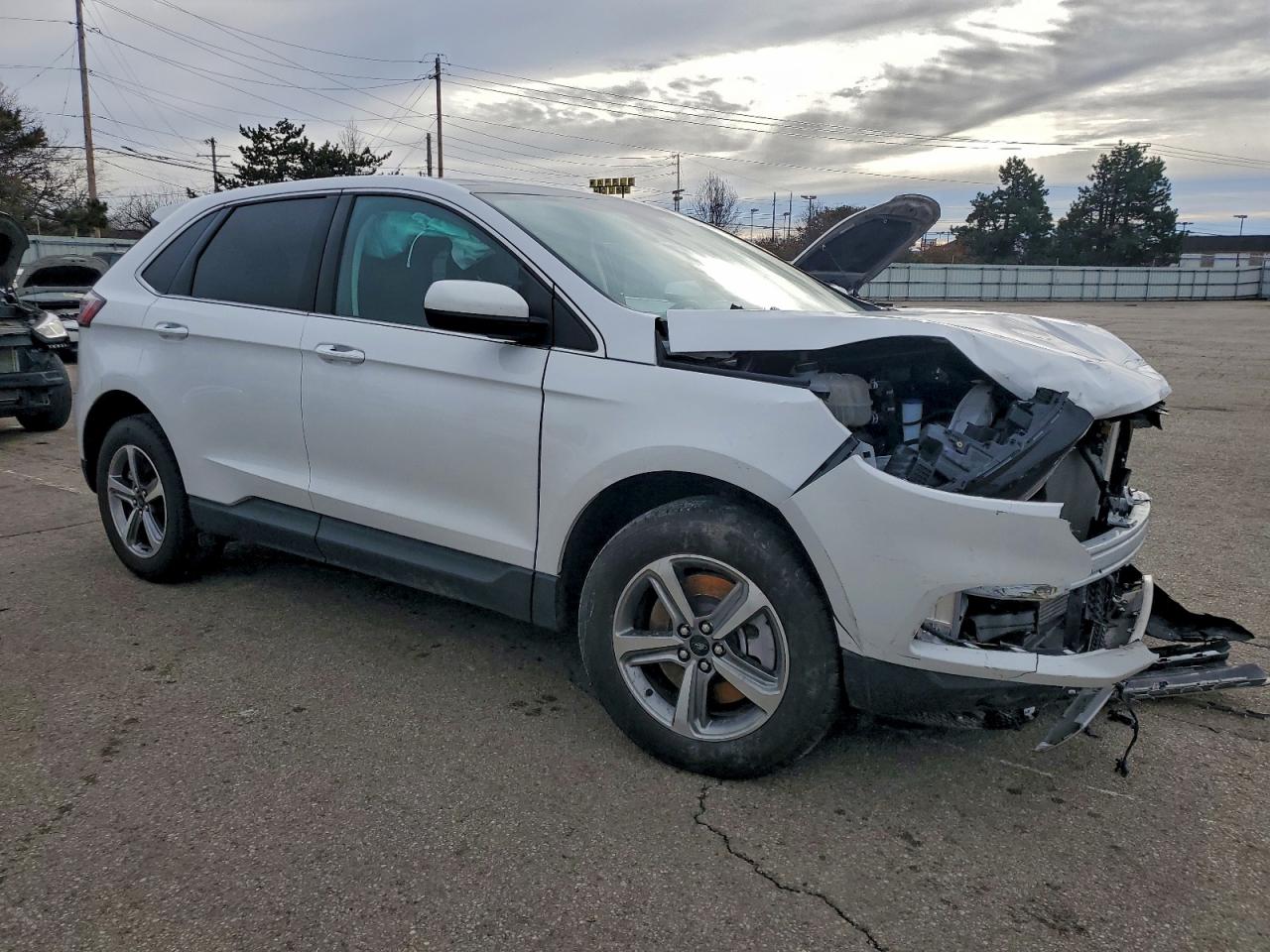 2024 FORD EDGE SEL photo 4