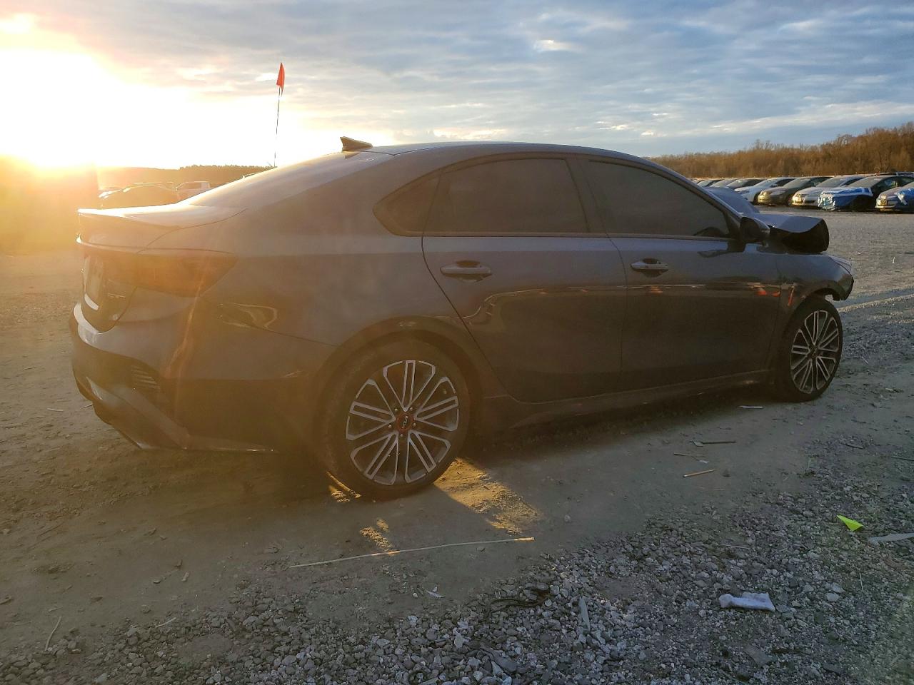 2024 KIA FORTE GT photo 5
