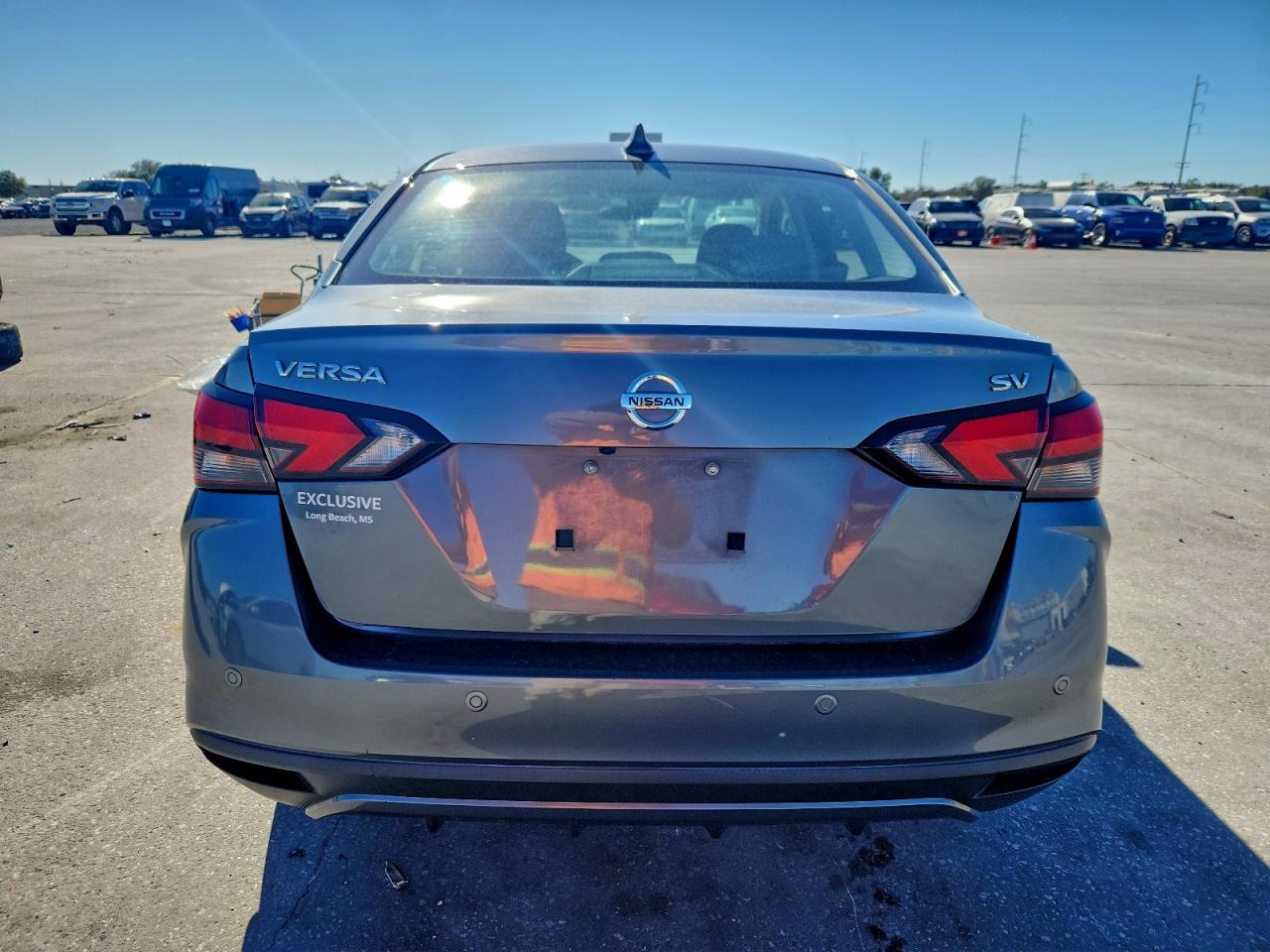 2021 NISSAN VERSA SV photo 6
