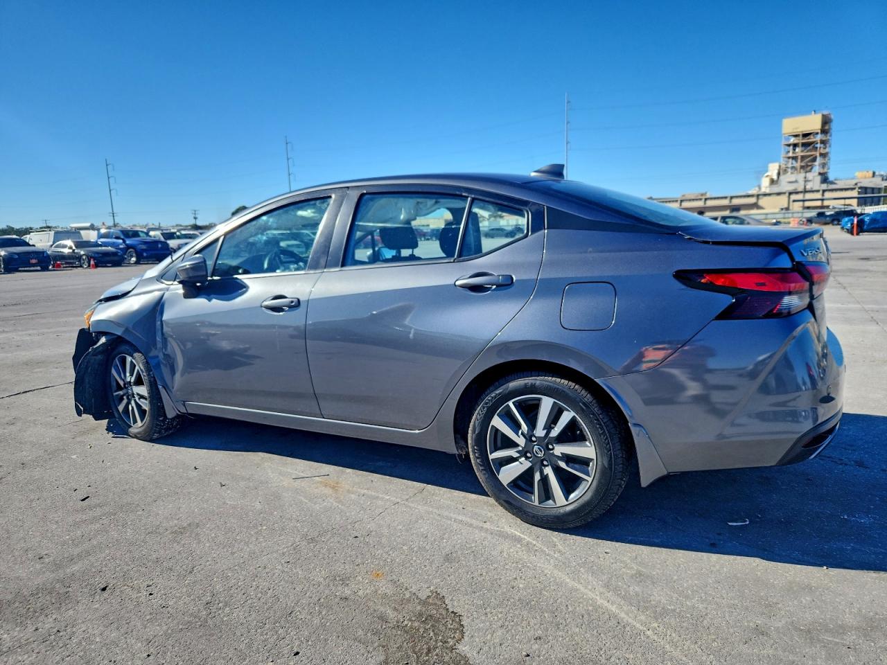 2021 NISSAN VERSA SV photo 2