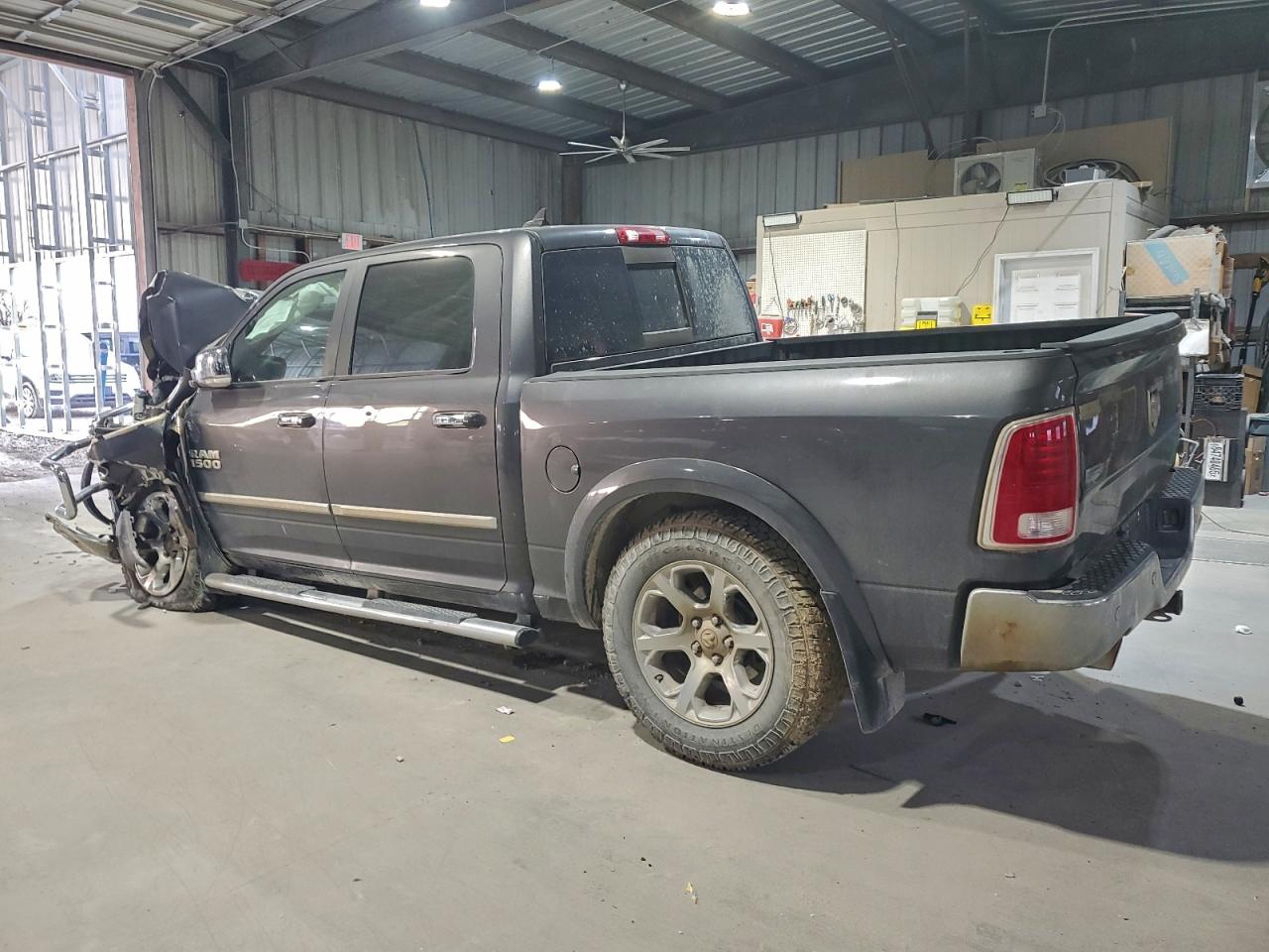 2016 RAM 1500 LARAMIE photo 2