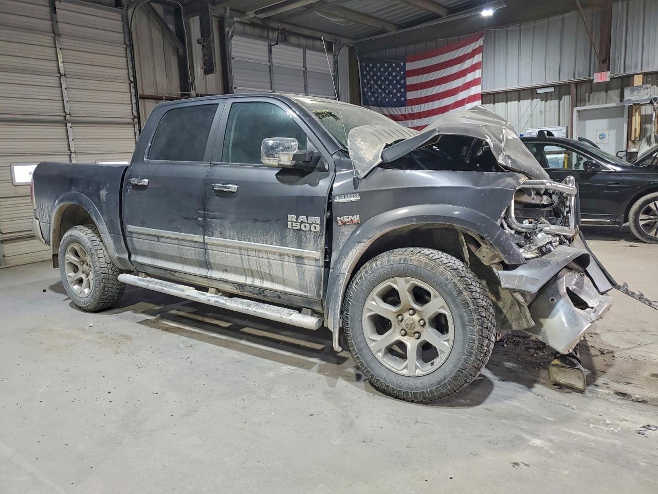 2016 RAM 1500 LARAMIE photo 4