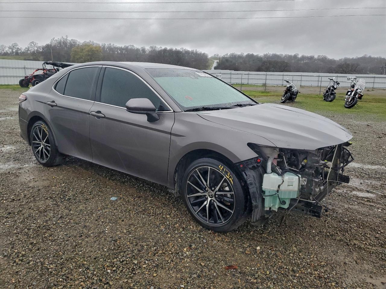 2021 TOYOTA CAMRY SE photo 4