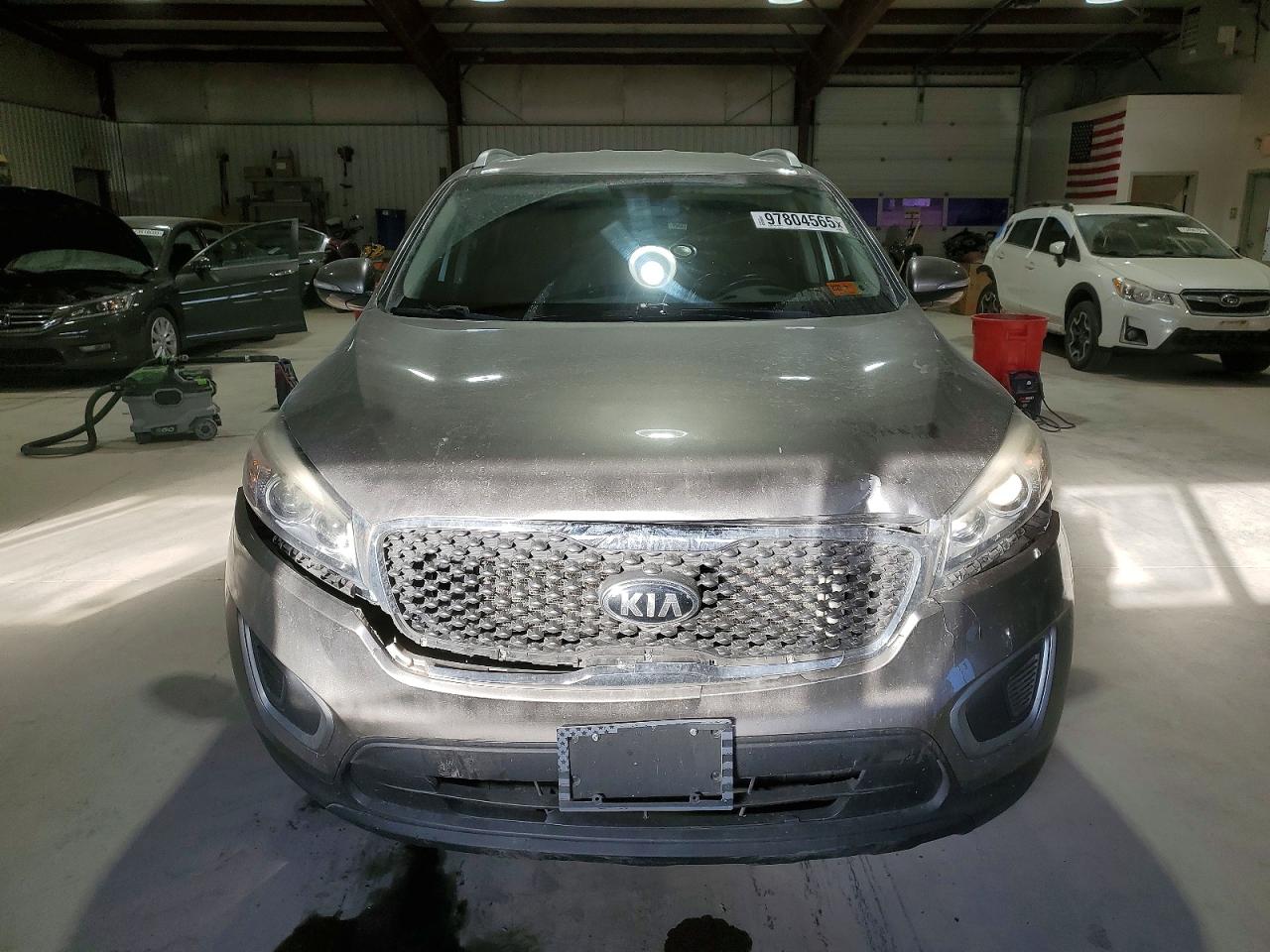 2016 KIA SORENTO LX photo 5