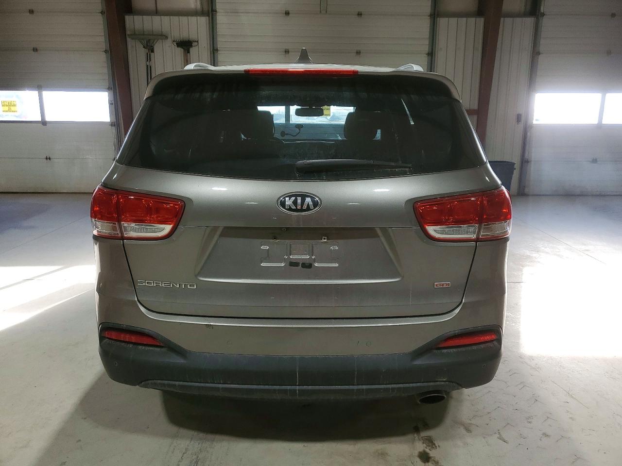 2016 KIA SORENTO LX photo 6