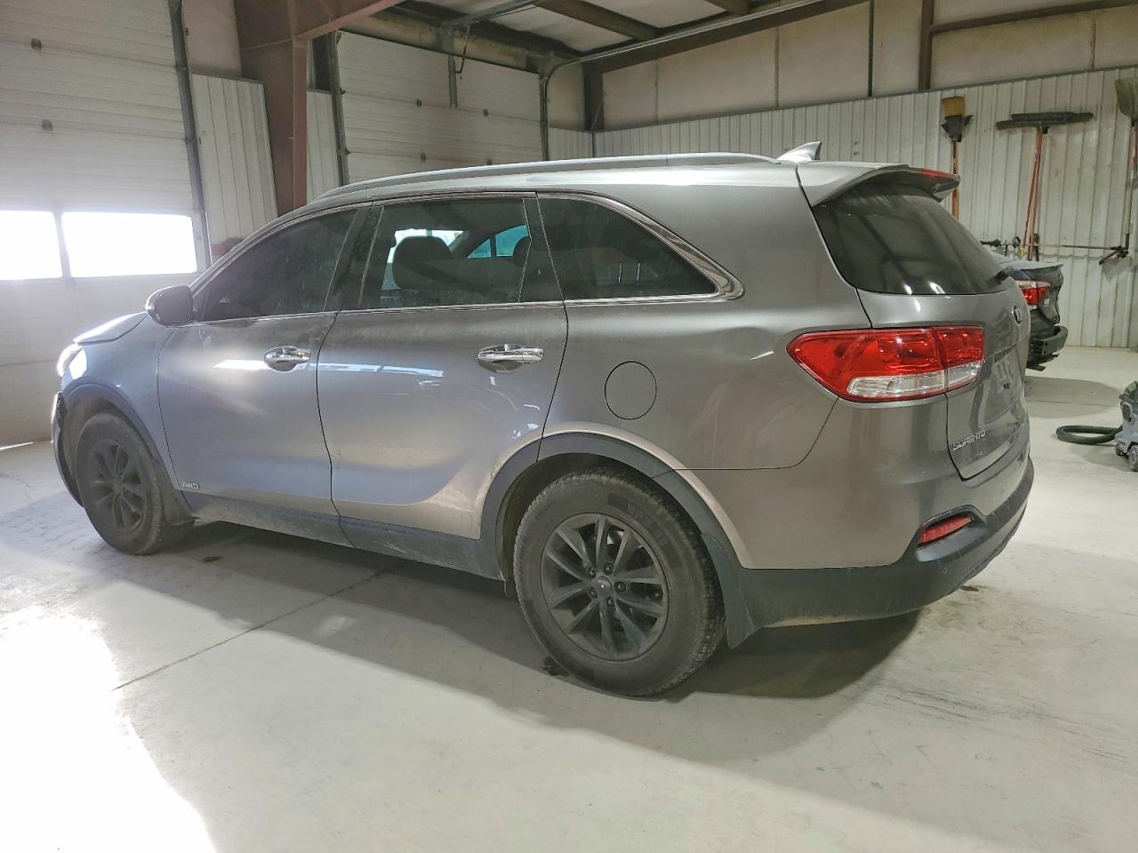 2016 KIA SORENTO LX photo 2