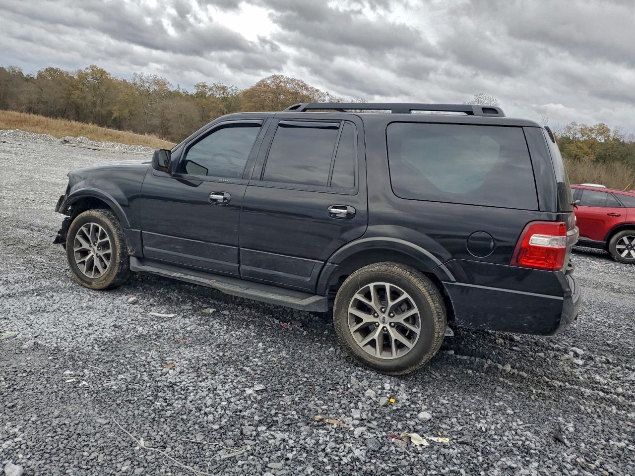 2017 FORD EXPEDITION XLT photo 3