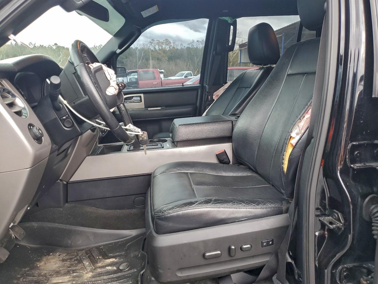 2017 FORD EXPEDITION XLT photo 13