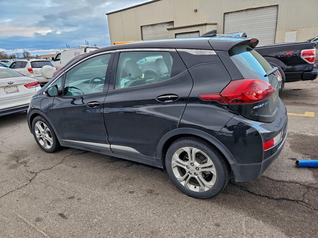 2017 CHEVROLET BOLT EV LT photo 2