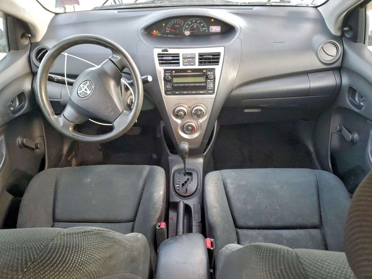 2009 TOYOTA YARIS photo 8