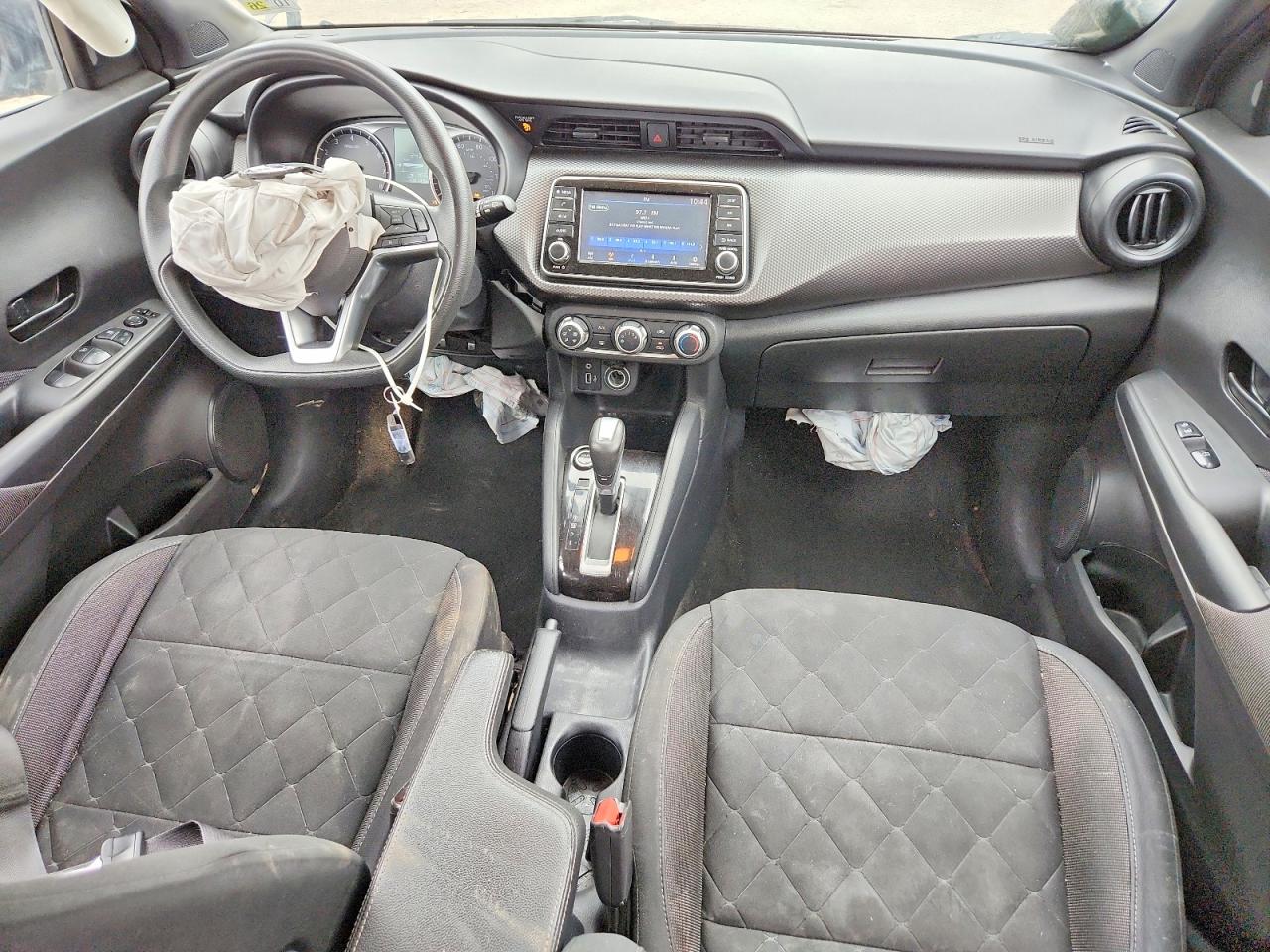 2020 NISSAN KICKS S photo 8