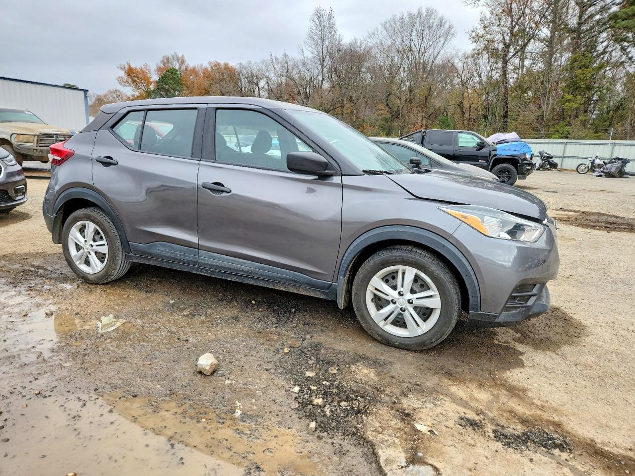 2020 NISSAN KICKS S photo 4
