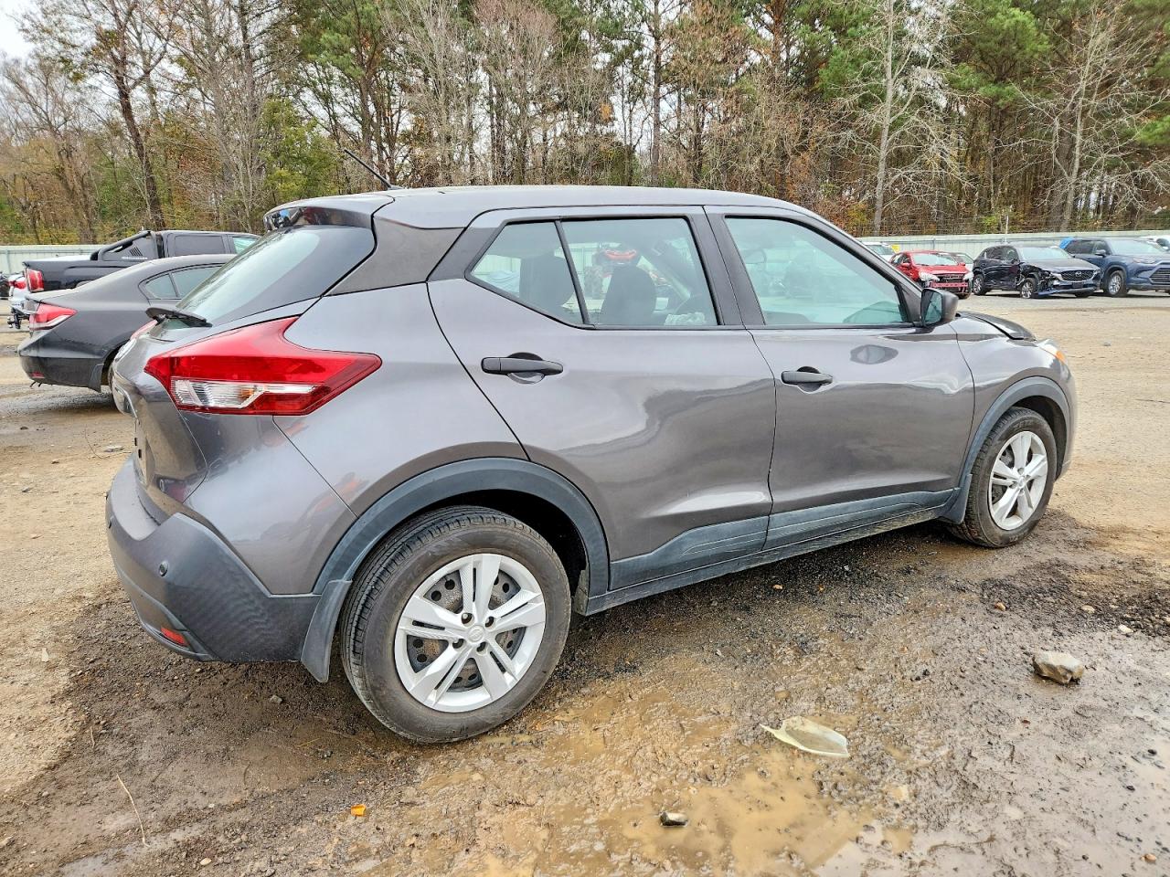 2020 NISSAN KICKS S photo 3