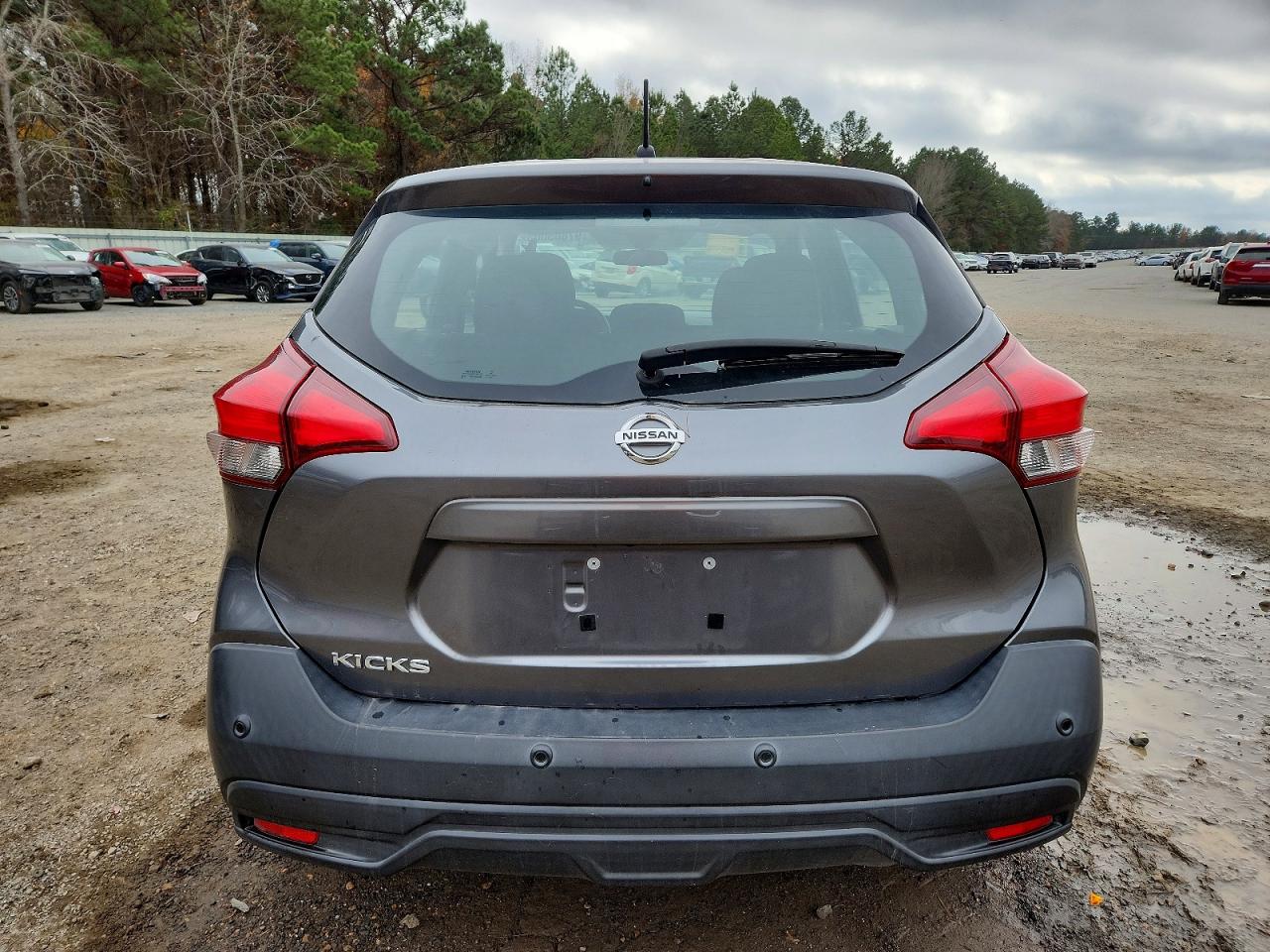 2020 NISSAN KICKS S photo 6